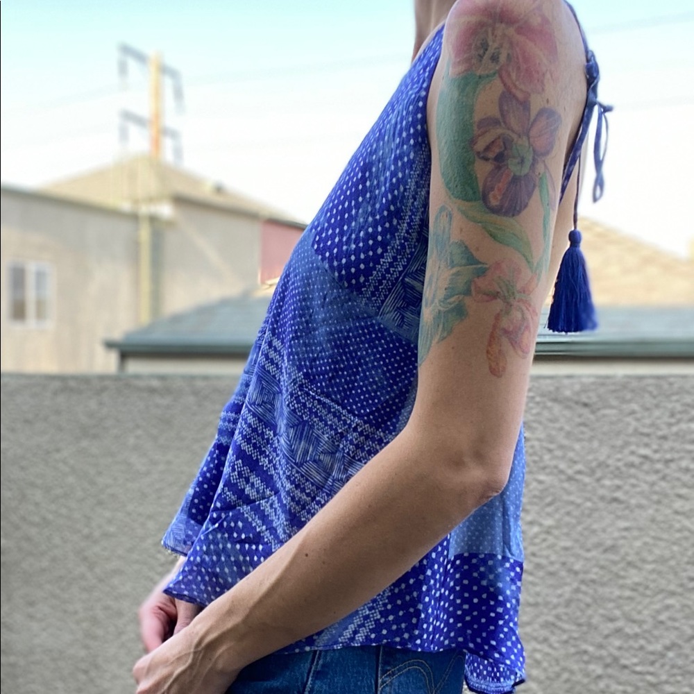 Blue pattern delicate silk top - Picture 3 of 7